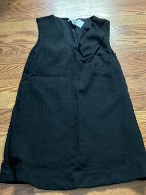 H&M Black Lined Sleeveless V~Neck Dress Size XS